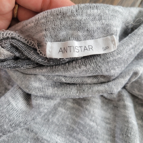 Heather Grey turtleneck - Picture 3 of 3